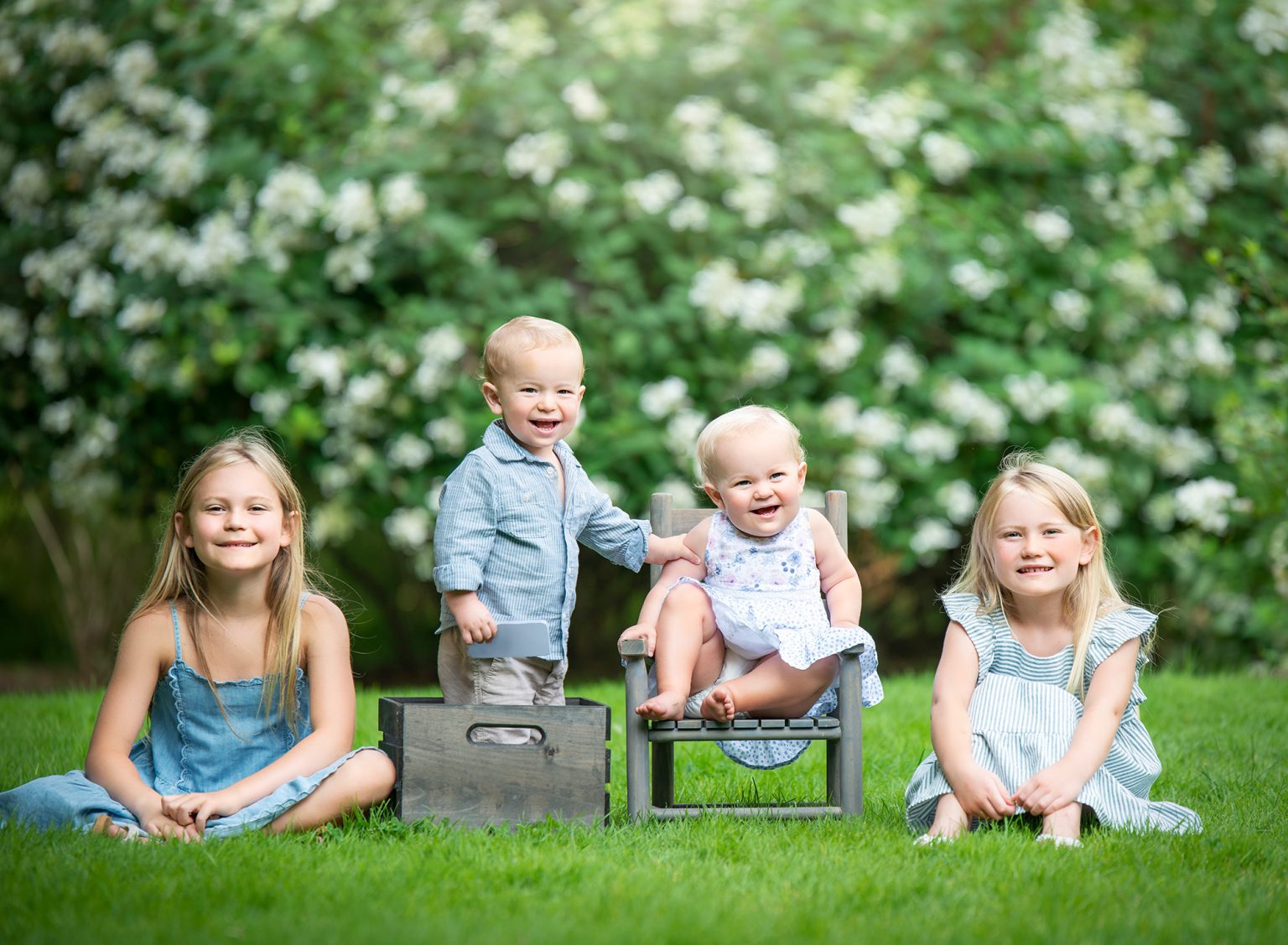 1 Year Old Twins With Siblings Photoshoot 2343 One Big Happy Photo