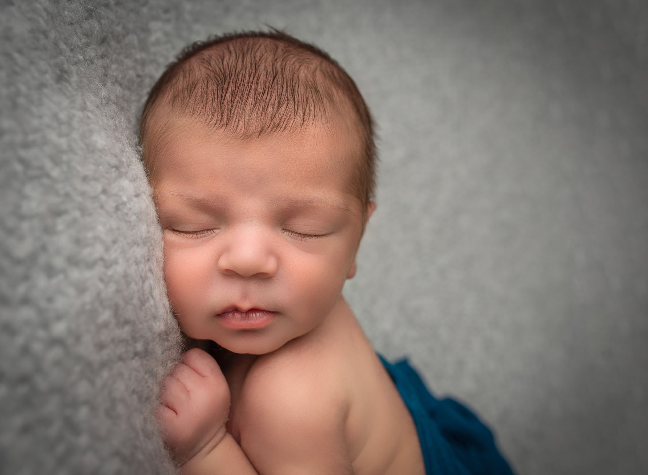 newborn photographer in avon connecticut