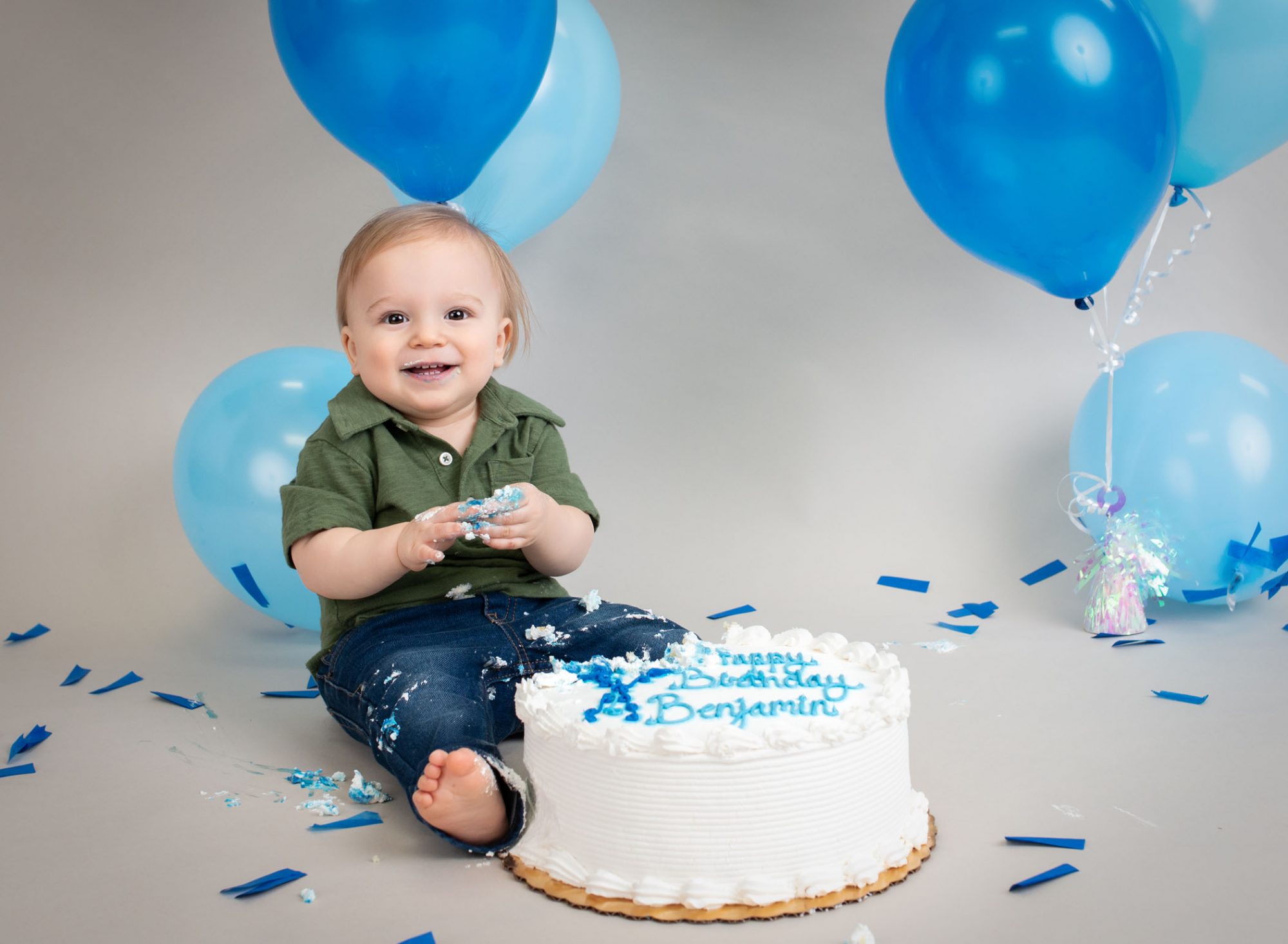 1 year milestone pictures with cake smash in Connecticut