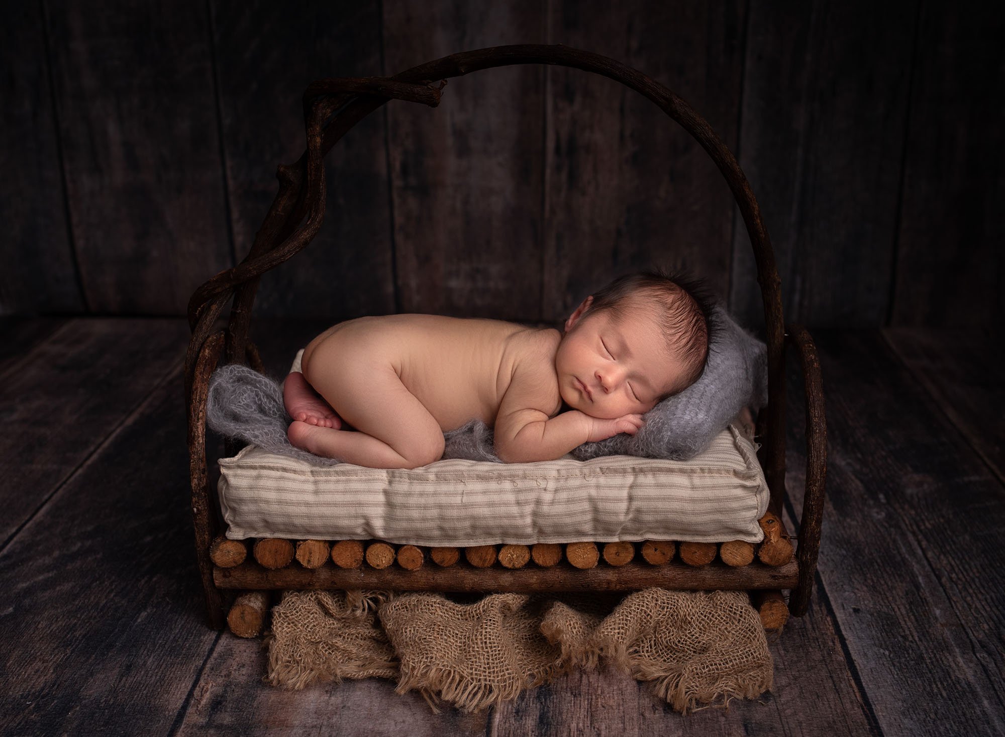 professional newborn photographer in hartford ct