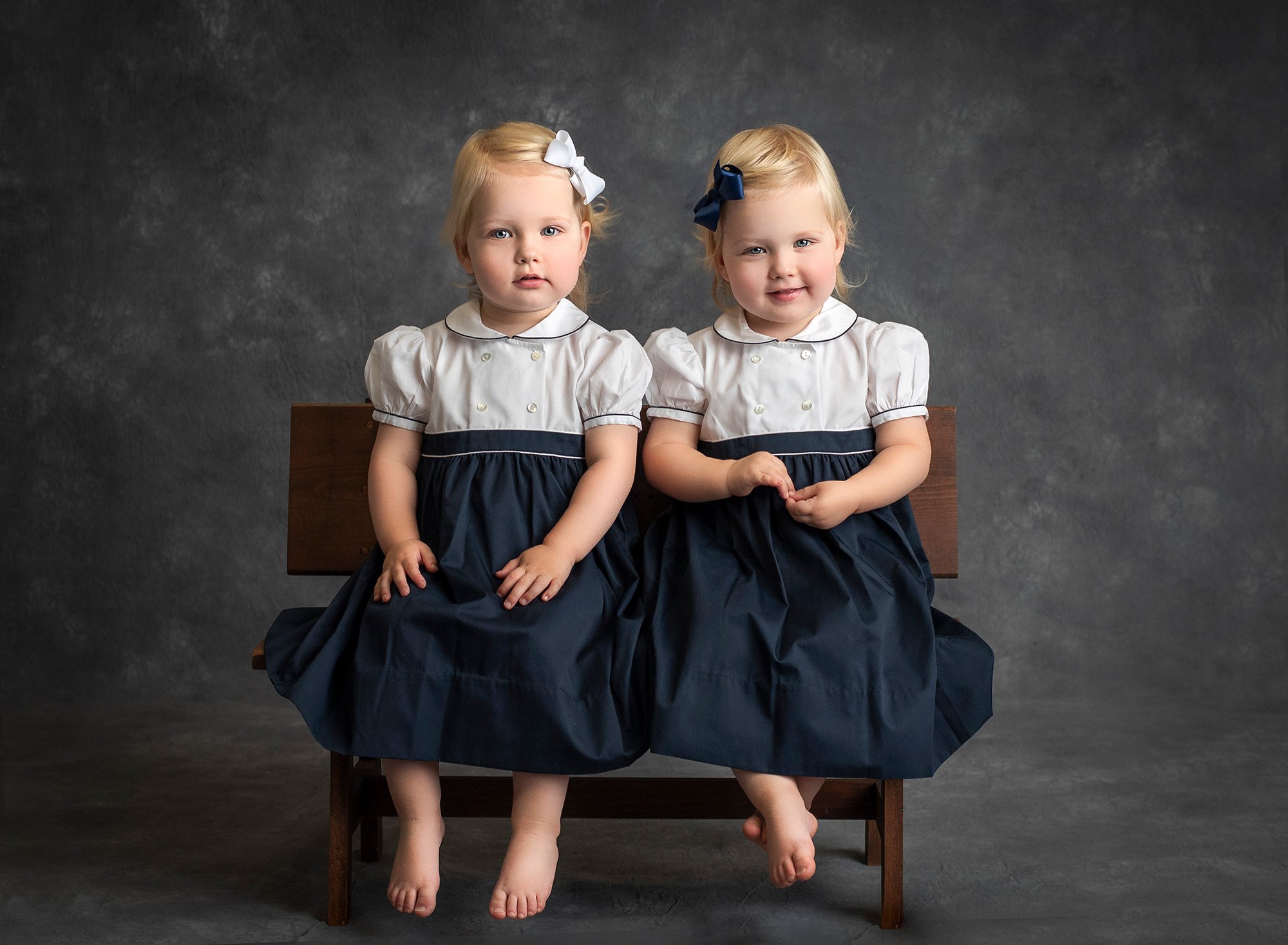 identical twin girls and family photoshoot