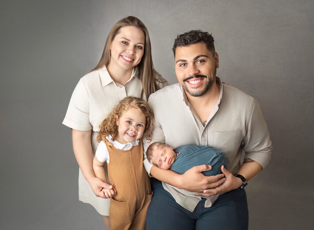 newborn family pictures