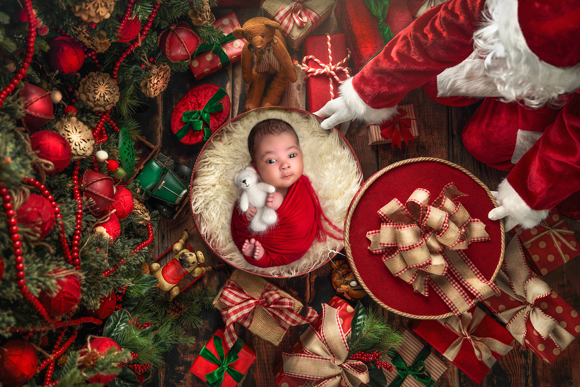 when is the best time to take newborn photos baby as christmas gift from santa